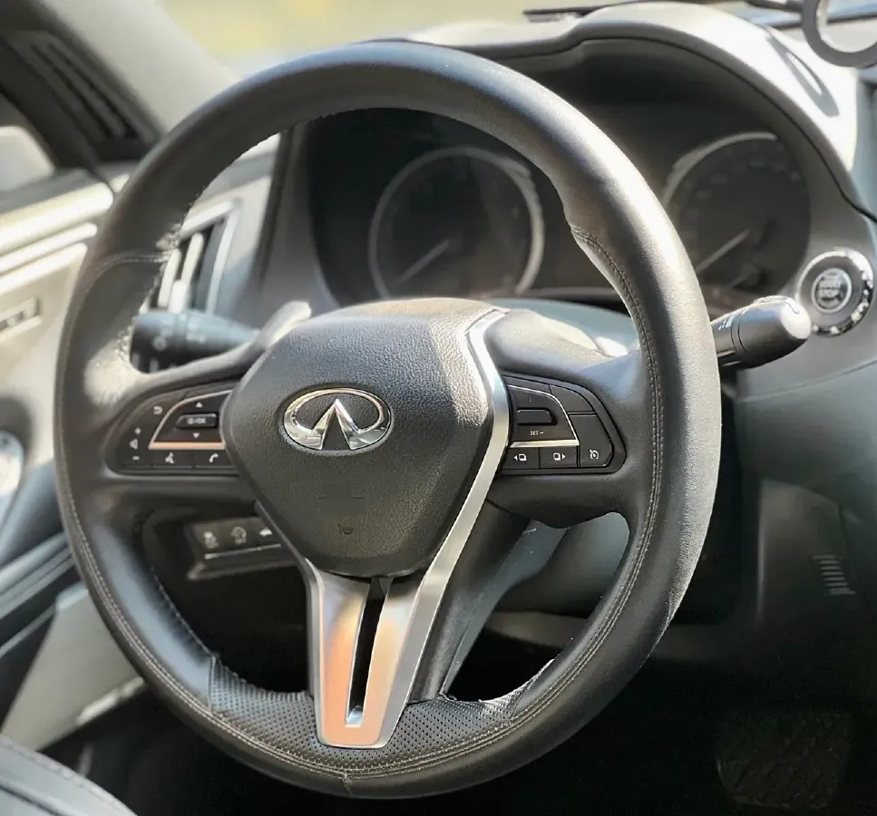 2017 Infiniti Q60 2.0T 211HP L4 7AT,autocango,china used car exporter,china ev exporter,chinese used car exporter,chinese used ev exporter