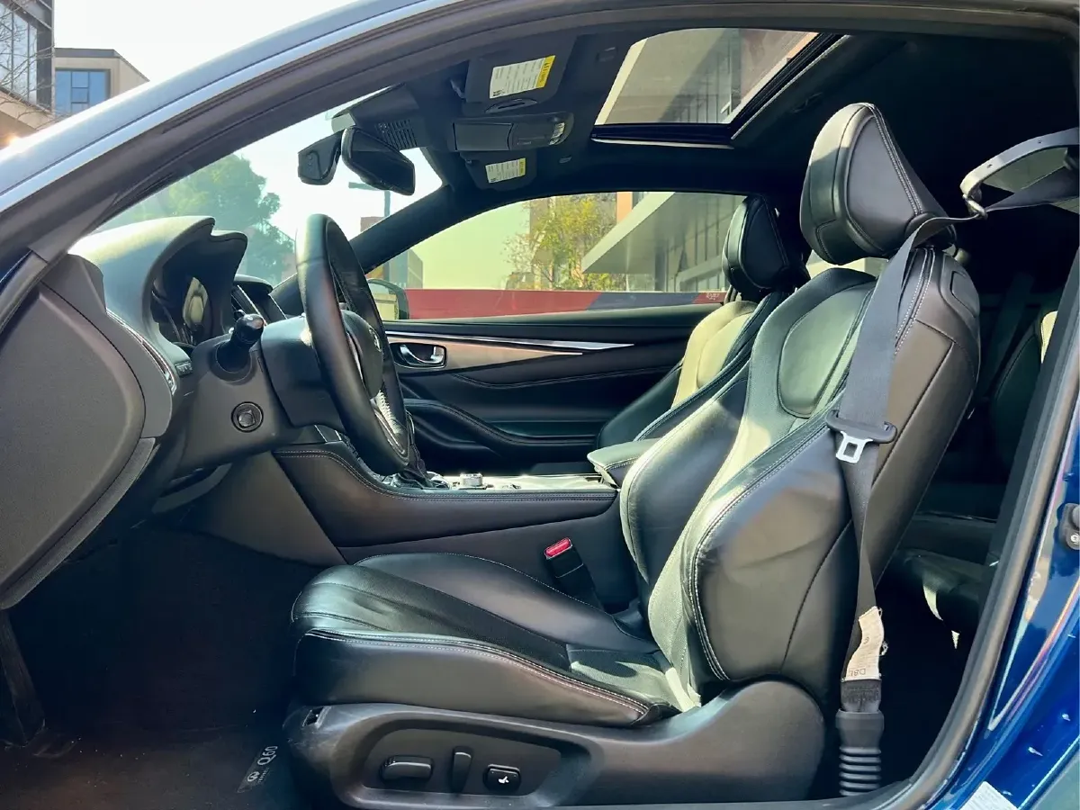 2017 Infiniti Q60 2.0T 211HP L4 7AT,autocango,china used car exporter,china ev exporter,chinese used car exporter,chinese used ev exporter