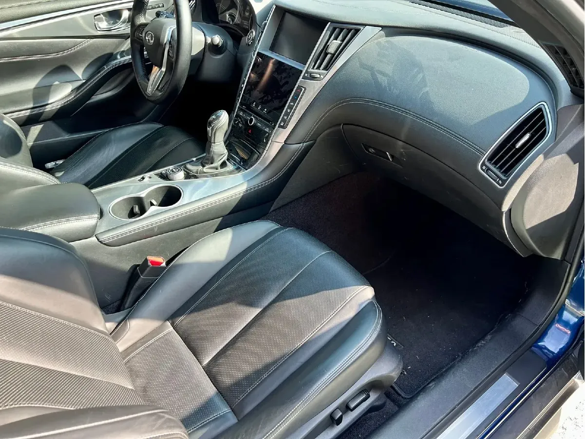 2017 Infiniti Q60 2.0T 211HP L4 7AT,autocango,china used car exporter,china ev exporter,chinese used car exporter,chinese used ev exporter