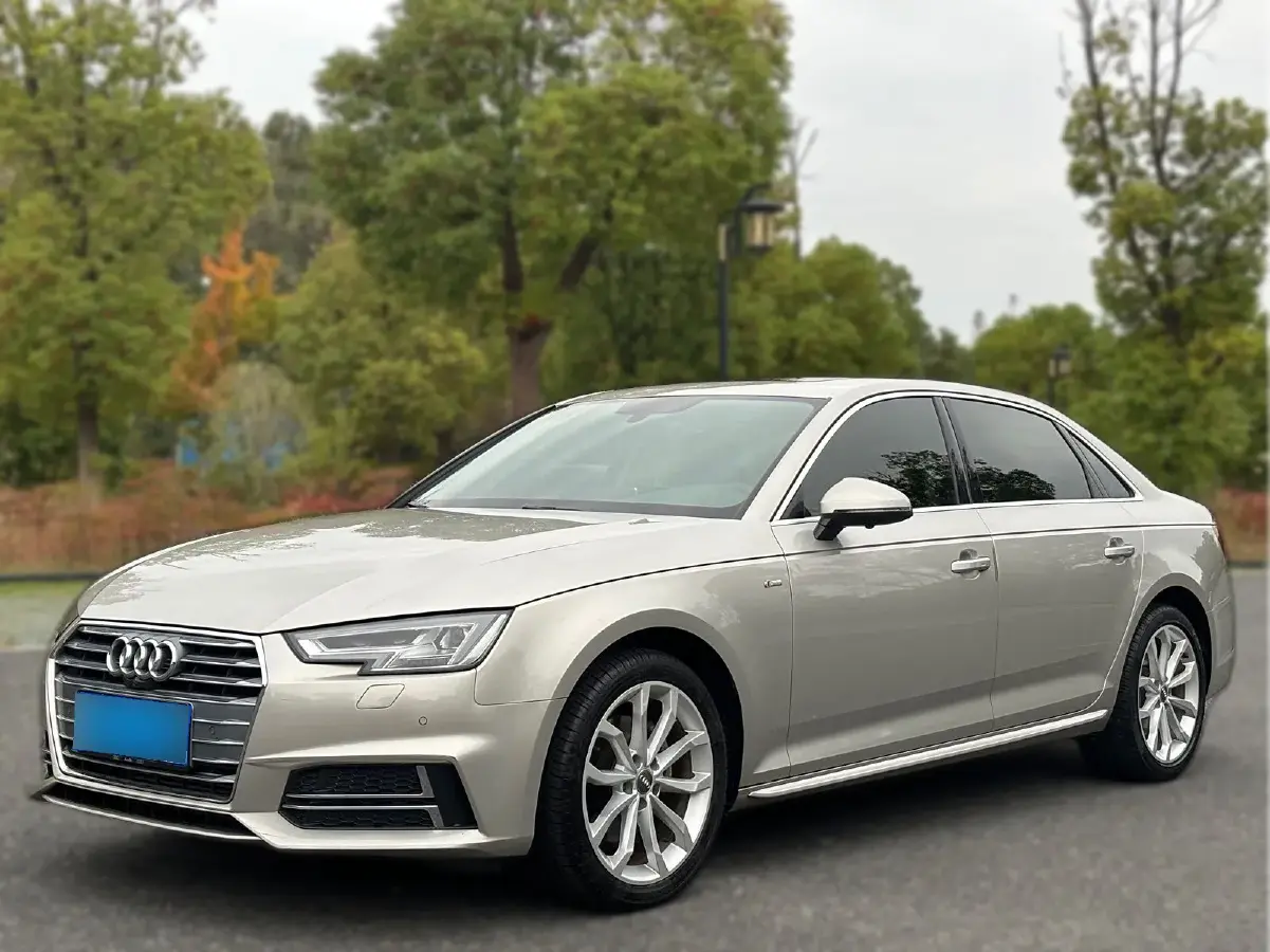 2018 Audi A4L 2.0T 190HP L4 7DCT
