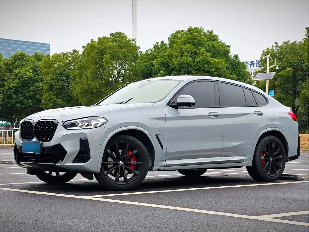 2022 BMW X4 2.0T 245HP L4 8AT