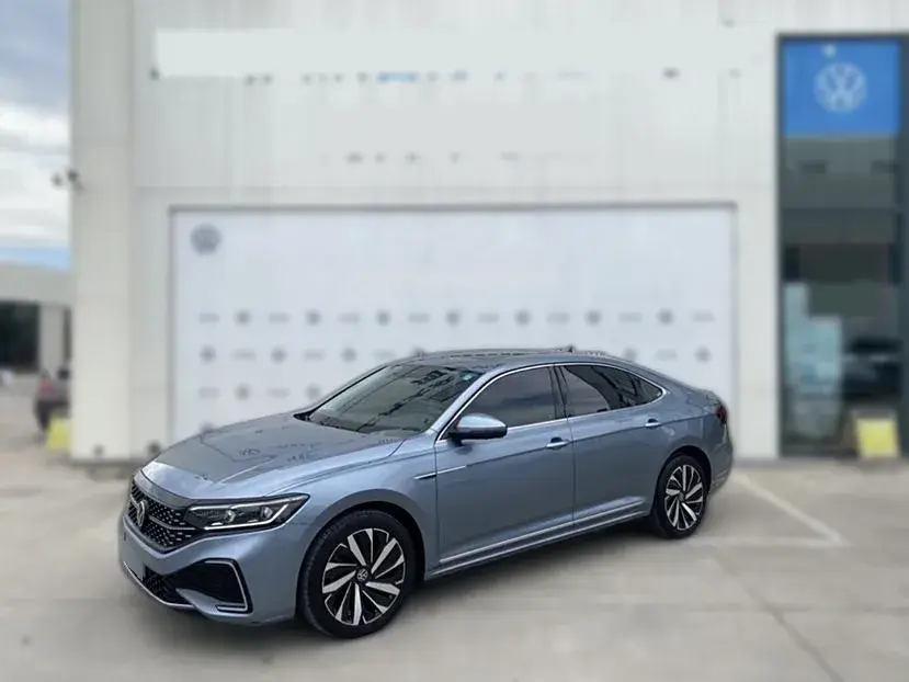 2022 Volkswagen Passat 2.0T 186HP L4 7DCT