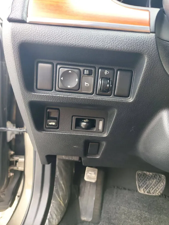 2005 Nissan Fuga 3.5L 280HP V6 5AT,autocango,china used car exporter,china ev exporter,chinese used car exporter,chinese used ev exporter