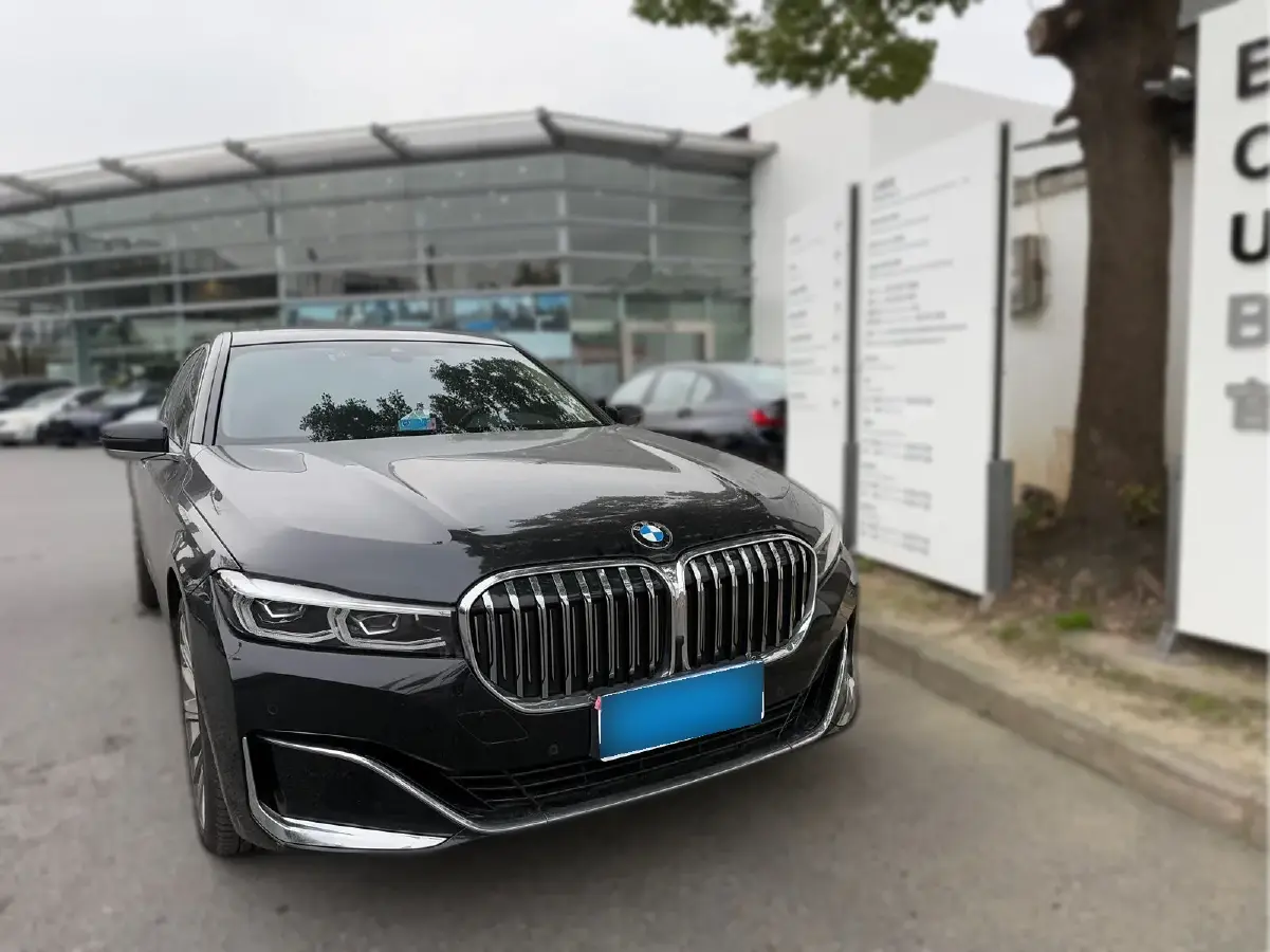 2019 BMW 7 Series 3.0T 340HP L6 8AT
