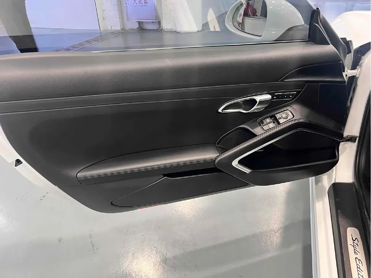 2015 Porsche Cayman 2.7L 275HP H6 7DCT,autocango,china used car exporter,china ev exporter,chinese used car exporter,chinese used ev exporter