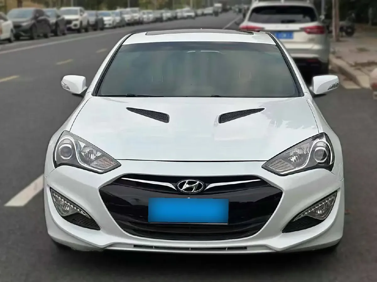2012 Hyundai Rohens-Coupe 2.0T 260HP L4 8AT,autocango,china used car exporter,china ev exporter,chinese used car exporter,chinese used ev exporter