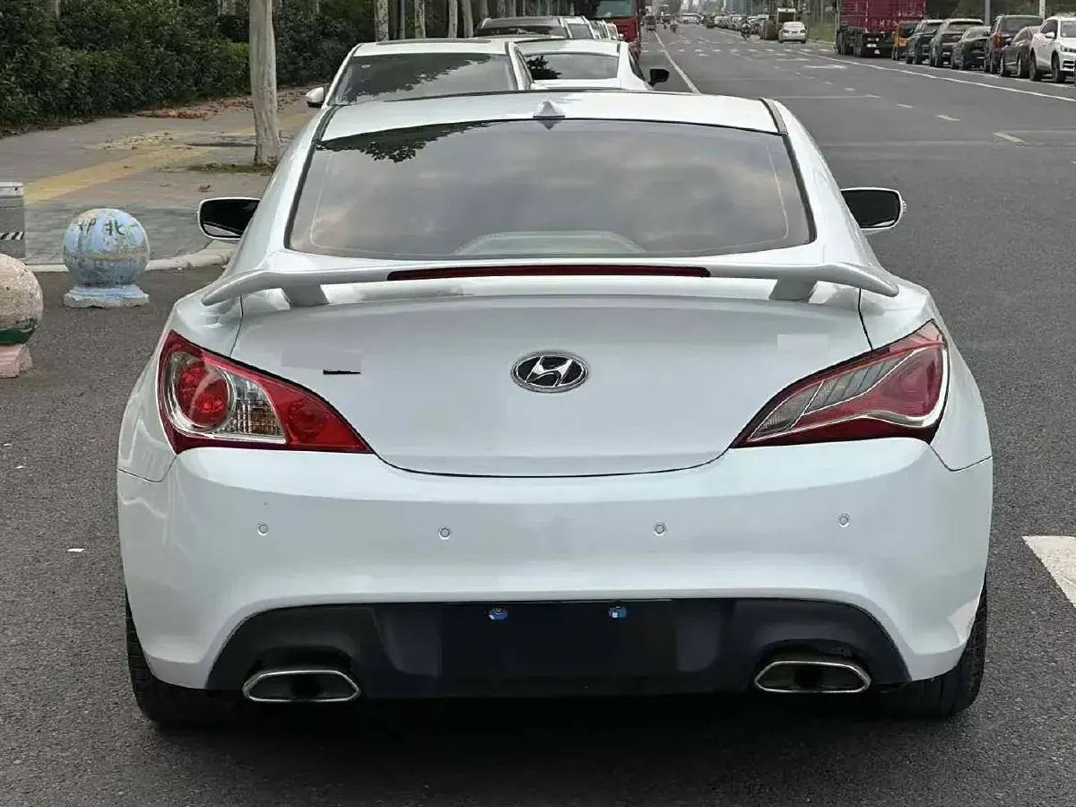 2012 Hyundai Rohens-Coupe 2.0T 260HP L4 8AT,autocango,china used car exporter,china ev exporter,chinese used car exporter,chinese used ev exporter