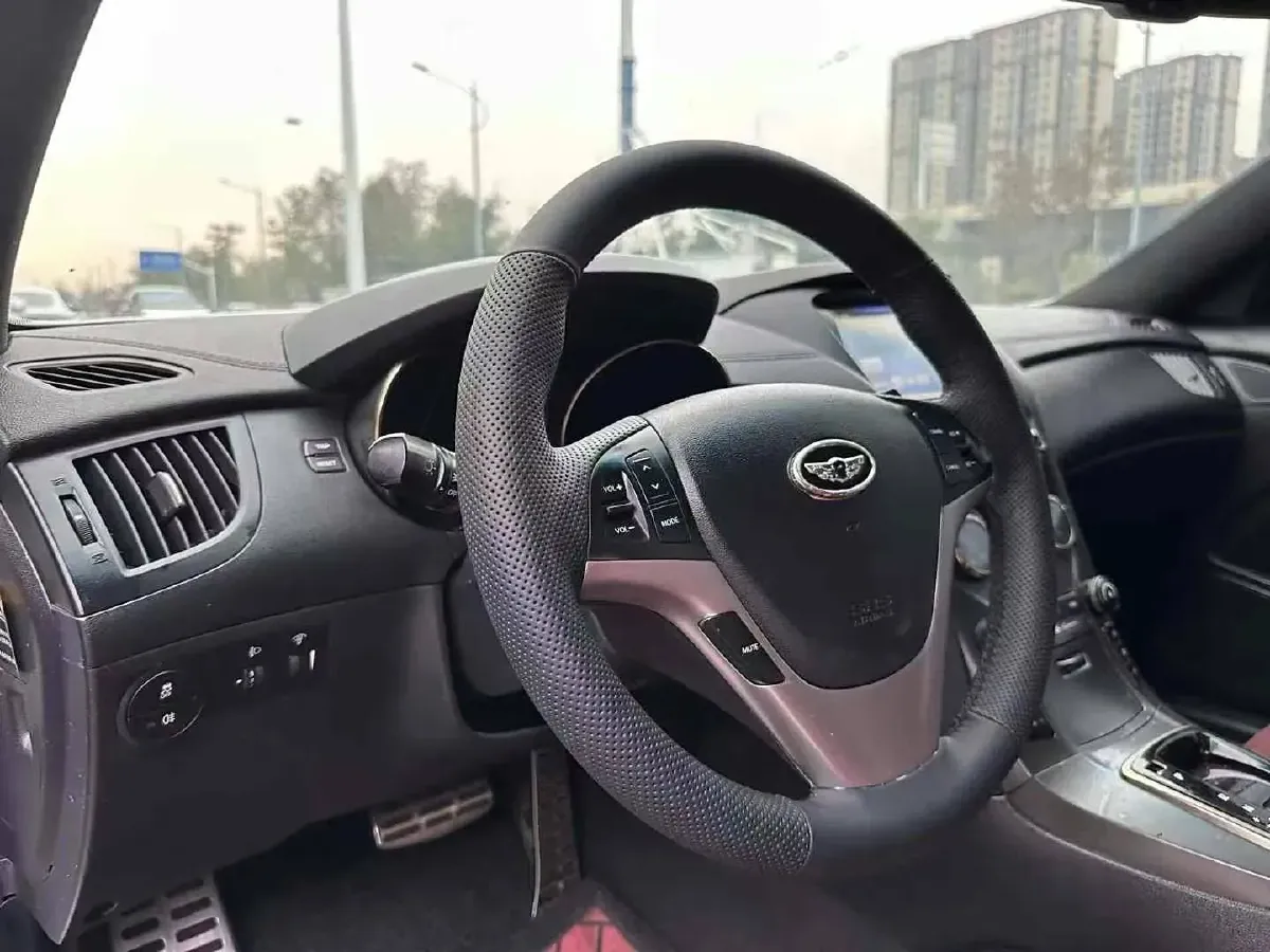 2012 Hyundai Rohens-Coupe 2.0T 260HP L4 8AT,autocango,china used car exporter,china ev exporter,chinese used car exporter,chinese used ev exporter