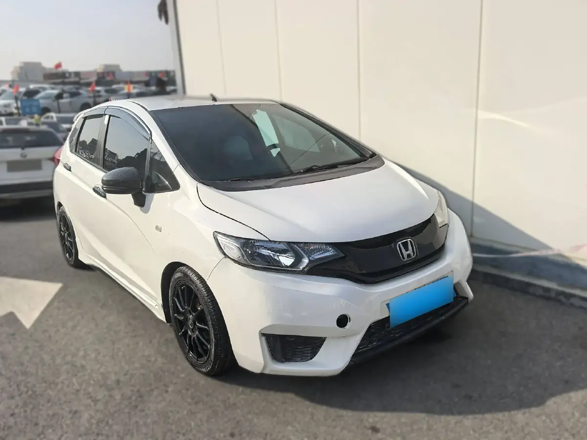 2014 Honda Fit 1.5L 131HP L4 CVT