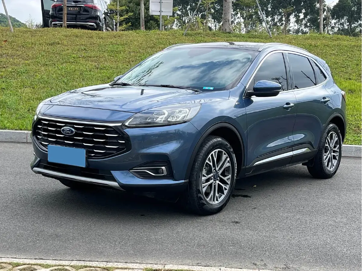 2020 Ford Escape 2.0T 248HP L4 8AT