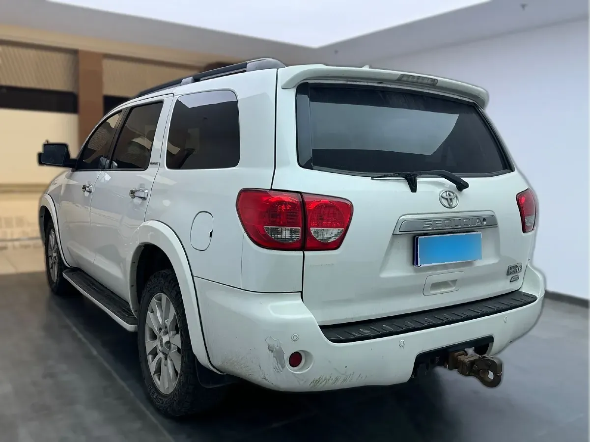 2010 Toyota Sequoia 5.7L 386HP V8 6AT,autocango,china used car exporter,china ev exporter,chinese used car exporter,chinese used ev exporter