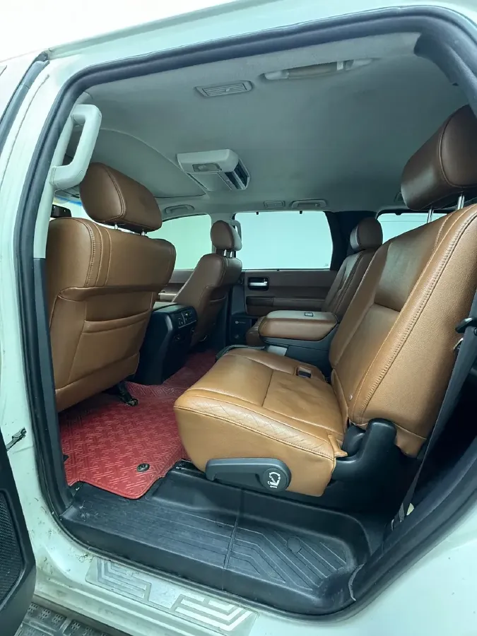 2010 Toyota Sequoia 5.7L 386HP V8 6AT,autocango,china used car exporter,china ev exporter,chinese used car exporter,chinese used ev exporter