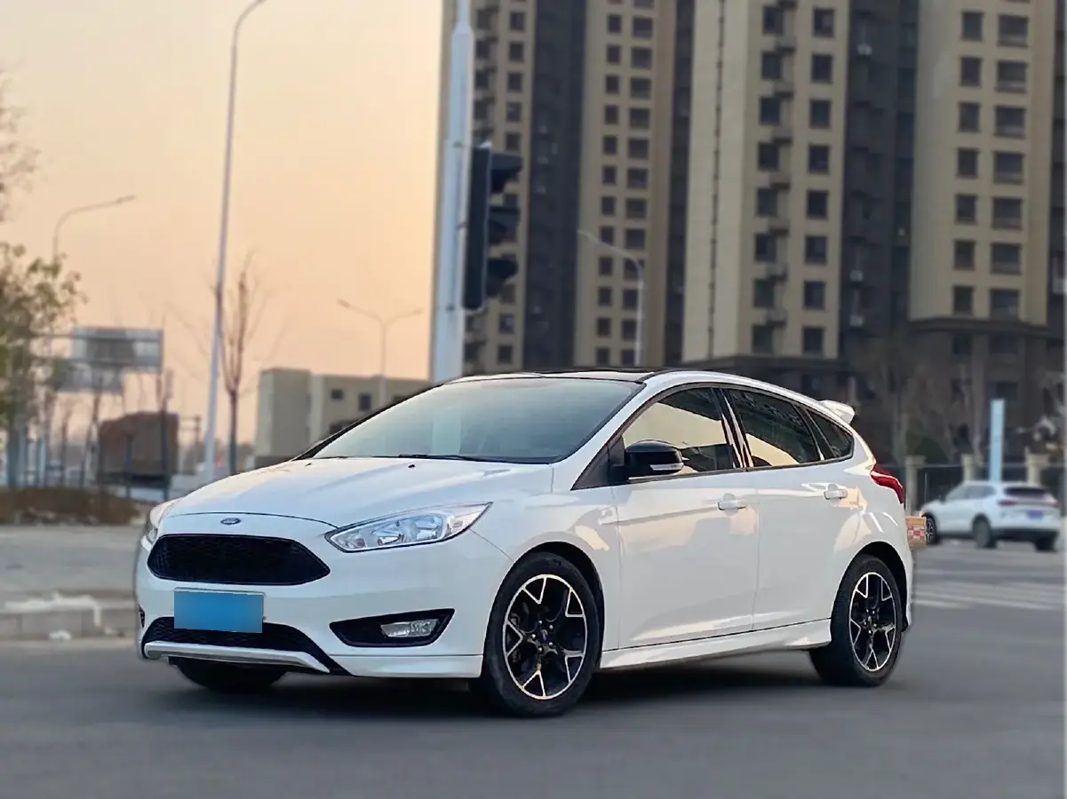 2017 Ford Focus 1.5T 181HP L4 6AT