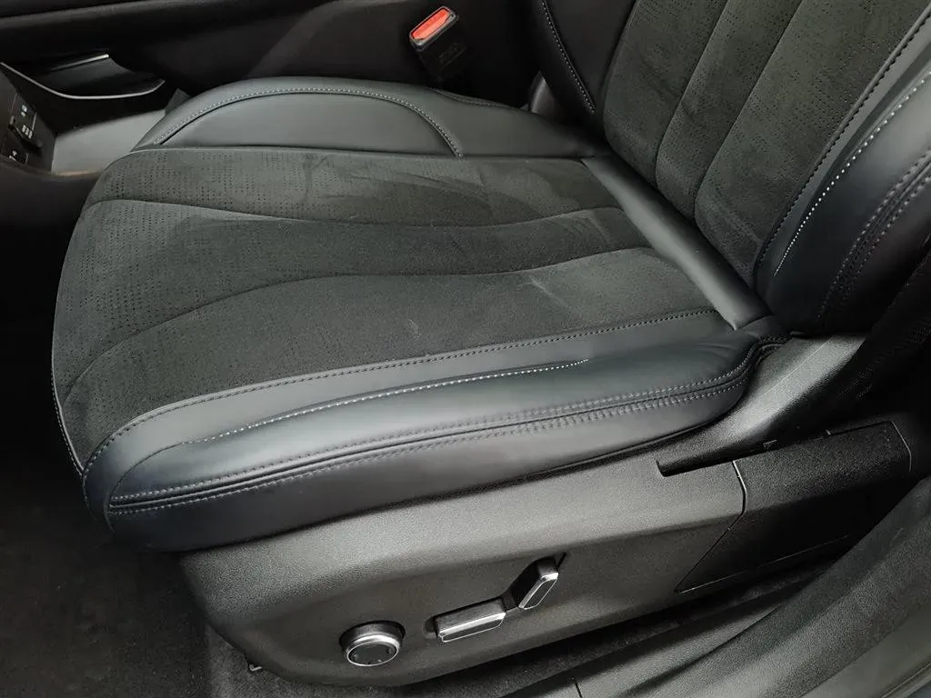 2022 Geely Monjaro 1.5T 150HP L3 3DHT PHEV 41.2KWH,autocango,china used car exporter,china ev exporter,chinese used car exporter,chinese used ev exporter