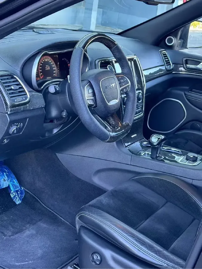 2014 Jeep Grand Cherokee SRT 6.4L 468HP V8 8AT,autocango,china used car exporter,china ev exporter,chinese used car exporter,chinese used ev exporter