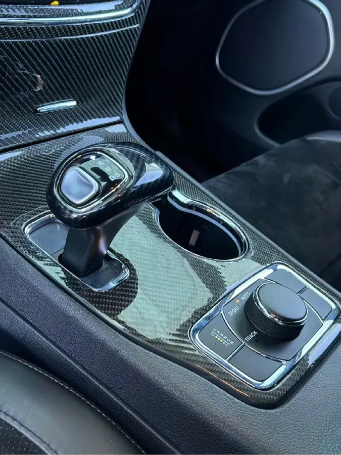 2014 Jeep Grand Cherokee SRT 6.4L 468HP V8 8AT,autocango,china used car exporter,china ev exporter,chinese used car exporter,chinese used ev exporter