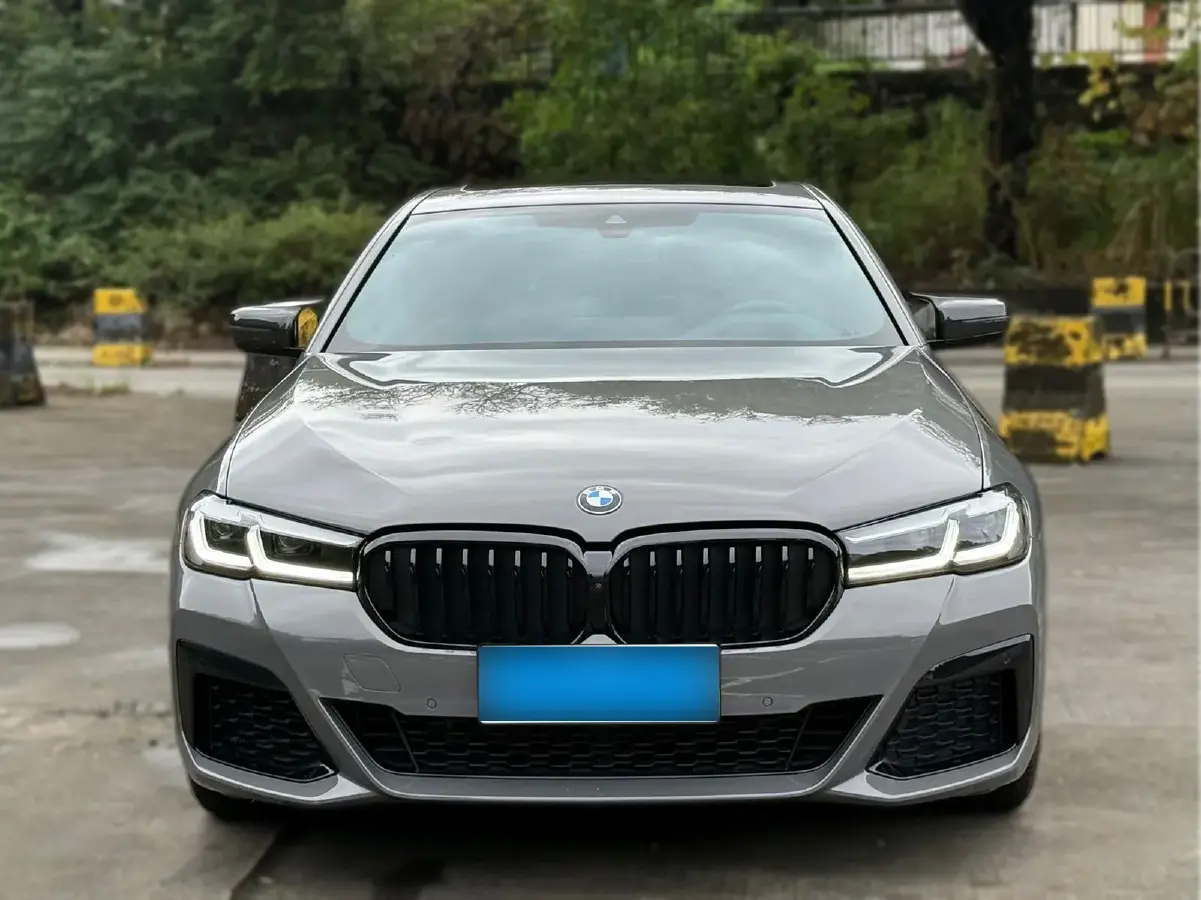 2022 BMW 5 Series 2.0T 245HP L4 8AT