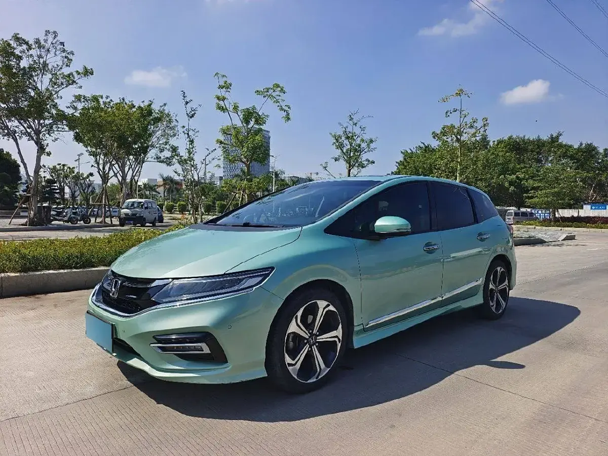2017 Honda Jade 1.5T 156HP L4 CVT