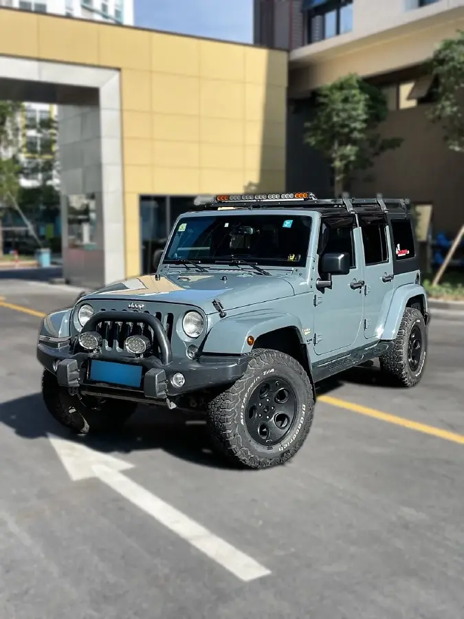 2015 Jeep Wrangler 2.8T 200HP L4 5AT