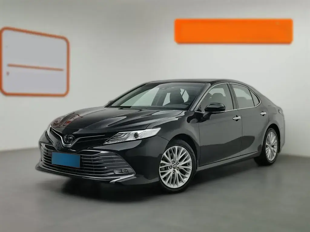 2019 Toyota Camry 2.5L 209HP L4 8AT