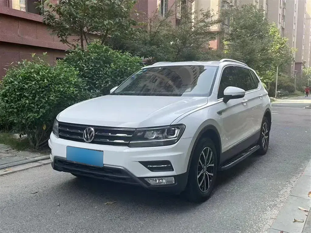 2017 Volkswagen Tiguan L 1.8T 180HP L4 7DCT