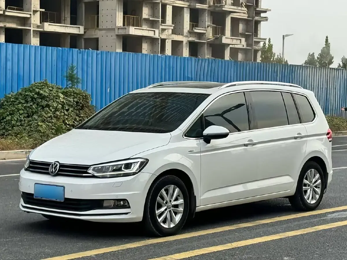 2016 Volkswagen Touran 1.4T 150HP L4 7DCT