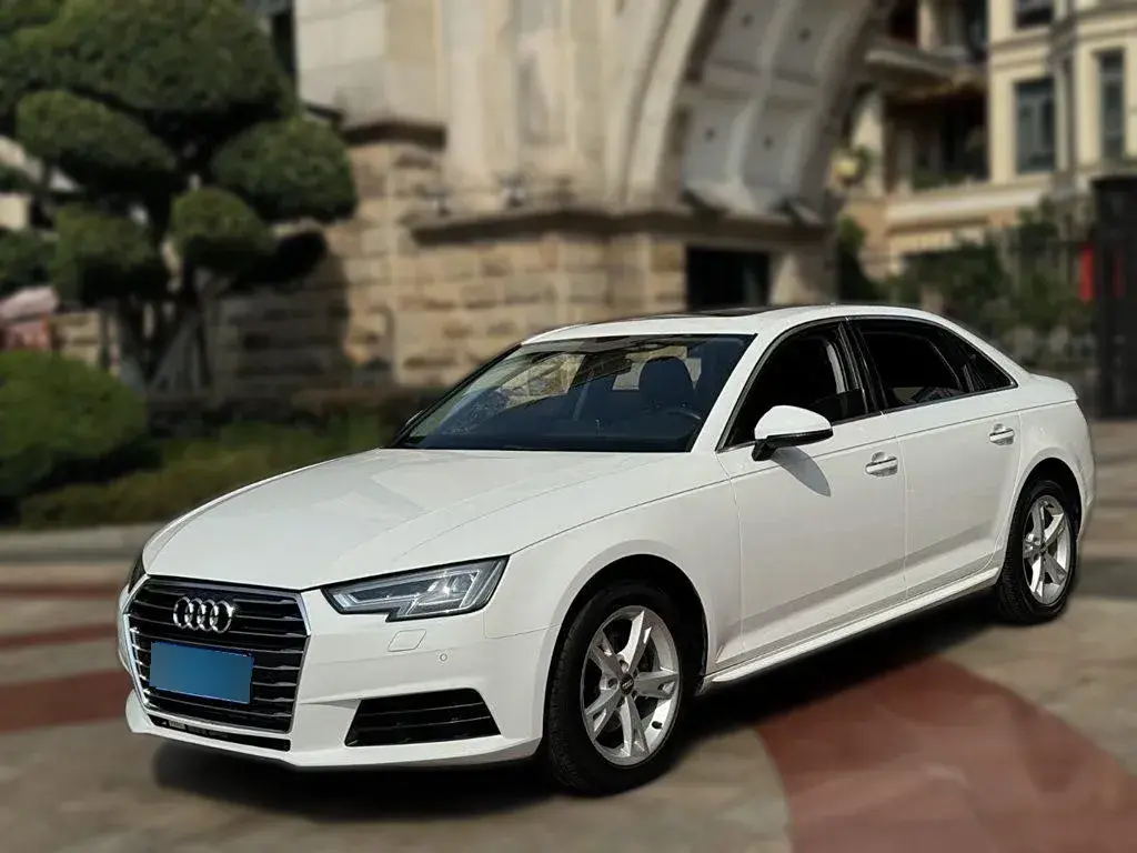 2017 Audi A4L 2.0T 190HP L4 7DCT