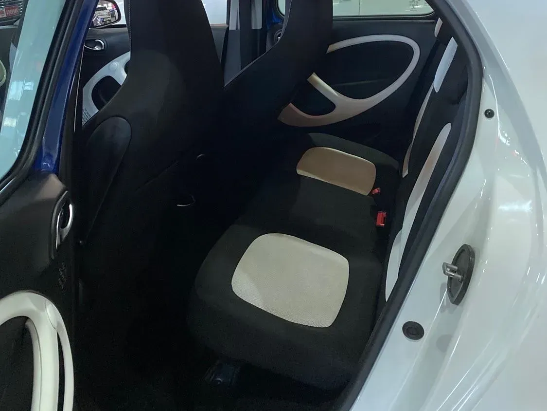 2018 Smart smart forfour 1.0L 71HP L3 6DCT,autocango,china used car exporter,china ev exporter,chinese used car exporter,chinese used ev exporter