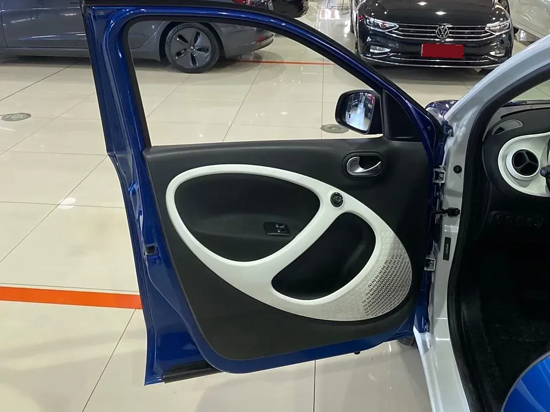 2018 Smart smart forfour 1.0L 71HP L3 6DCT,autocango,china used car exporter,china ev exporter,chinese used car exporter,chinese used ev exporter