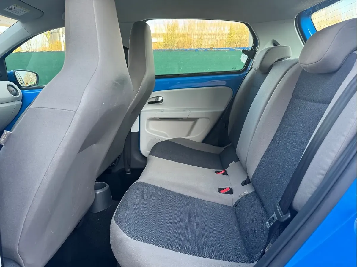 2015 Volkswagen up! 1.0L 75HP L3 5AMT,autocango,china used car exporter,china ev exporter,chinese used car exporter,chinese used ev exporter