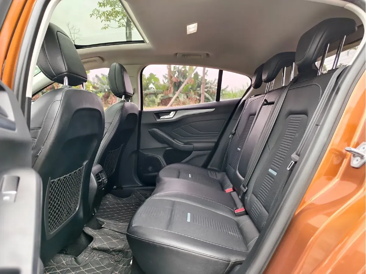 2020 Ford Focus Active 1.5T 174HP L3 8AT,autocango,china used car exporter,china ev exporter,chinese used car exporter,chinese used ev exporter