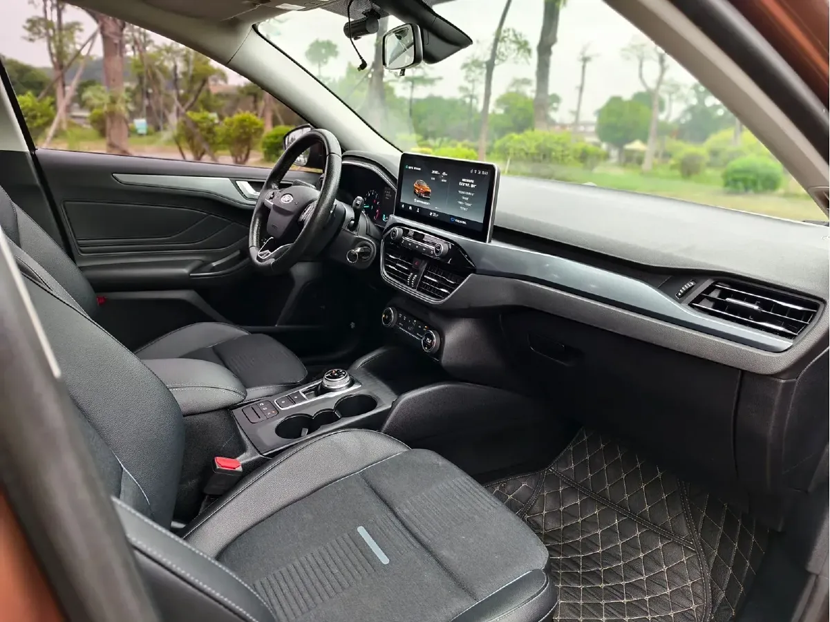 2020 Ford Focus Active 1.5T 174HP L3 8AT,autocango,china used car exporter,china ev exporter,chinese used car exporter,chinese used ev exporter