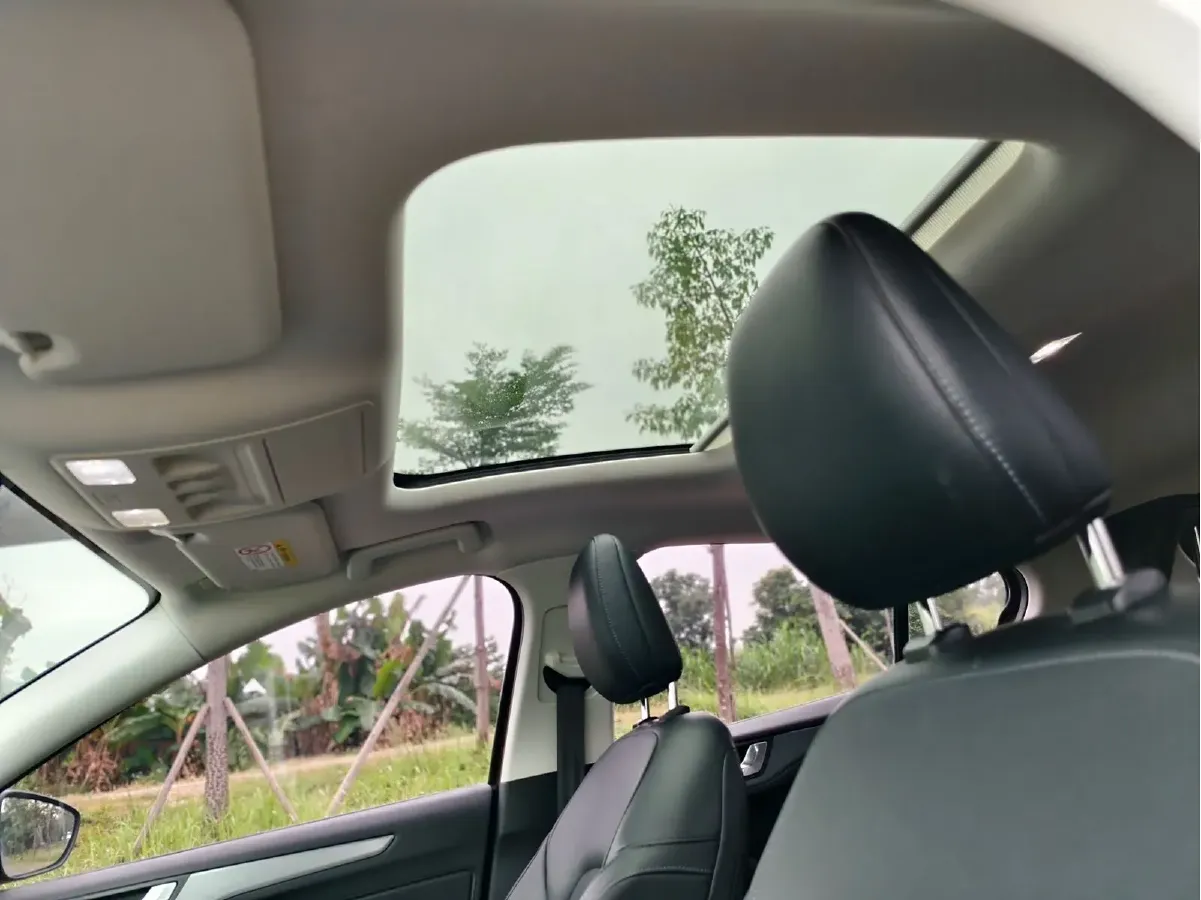 2020 Ford Focus Active 1.5T 174HP L3 8AT,autocango,china used car exporter,china ev exporter,chinese used car exporter,chinese used ev exporter