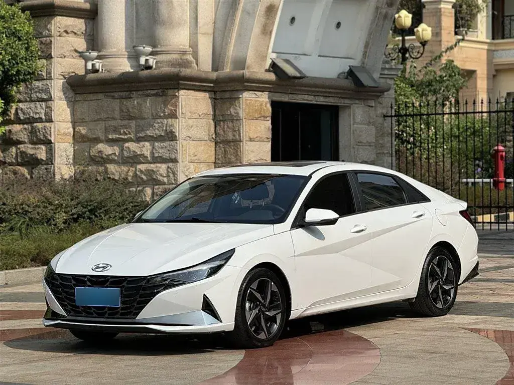 2022 Hyundai Elantra 1.5L 115HP L4 CVT
