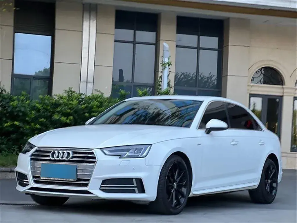 2018 Audi A4L 2.0T 190HP L4 7DCT