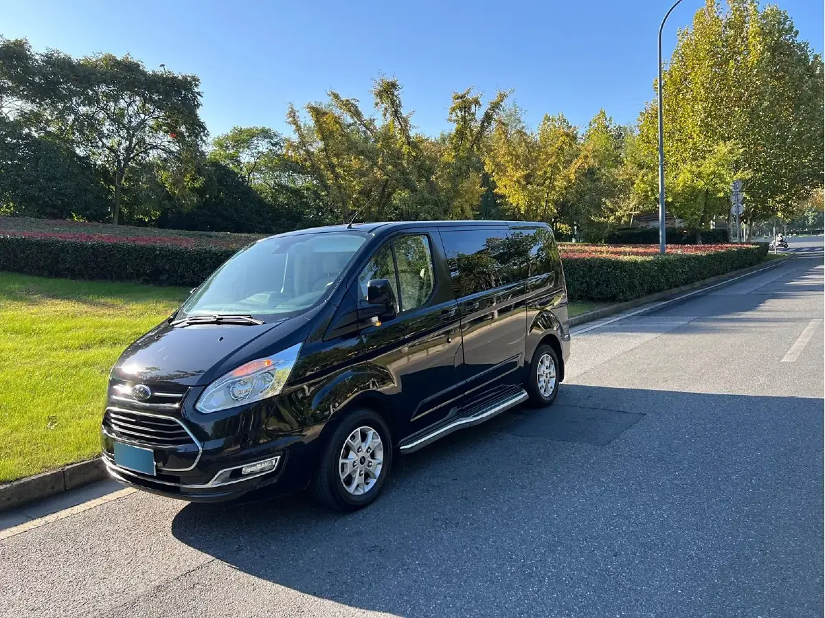 2017 Ford Tourneo 2.0T 203HP L4 6AT