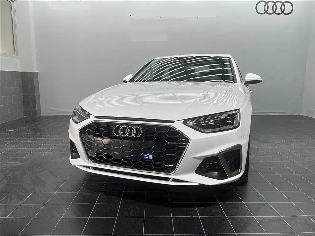 2024 Audi A4L 2.0T 190HP L4 7DCT