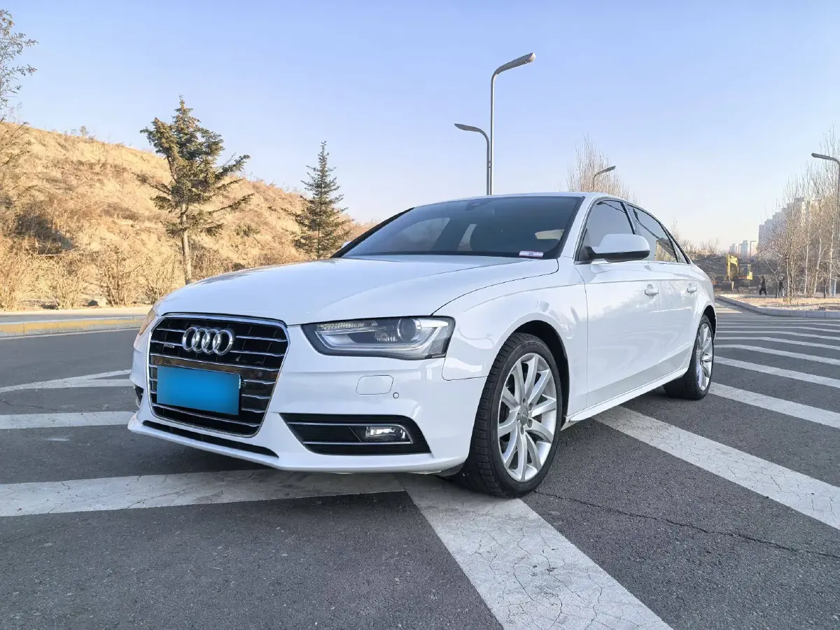 2013 Audi A4L 3.0T 272HP V6 7DCT