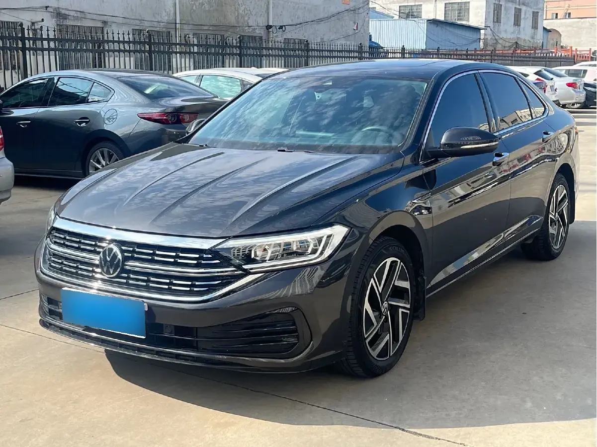 2023 Volkswagen Sagitar 1.5T 160HP L4 7DCT