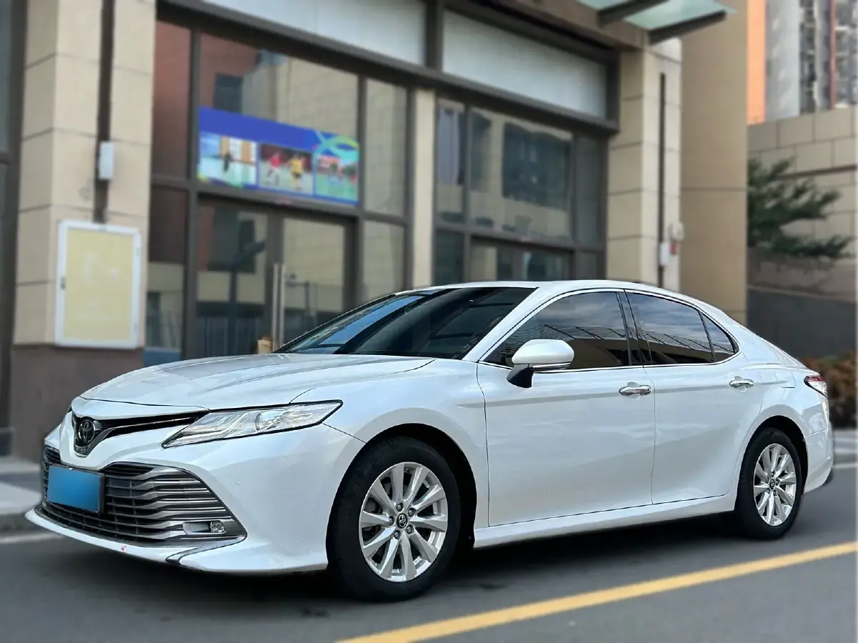 2018 Toyota Camry 2.0L 169HP L4 6AT