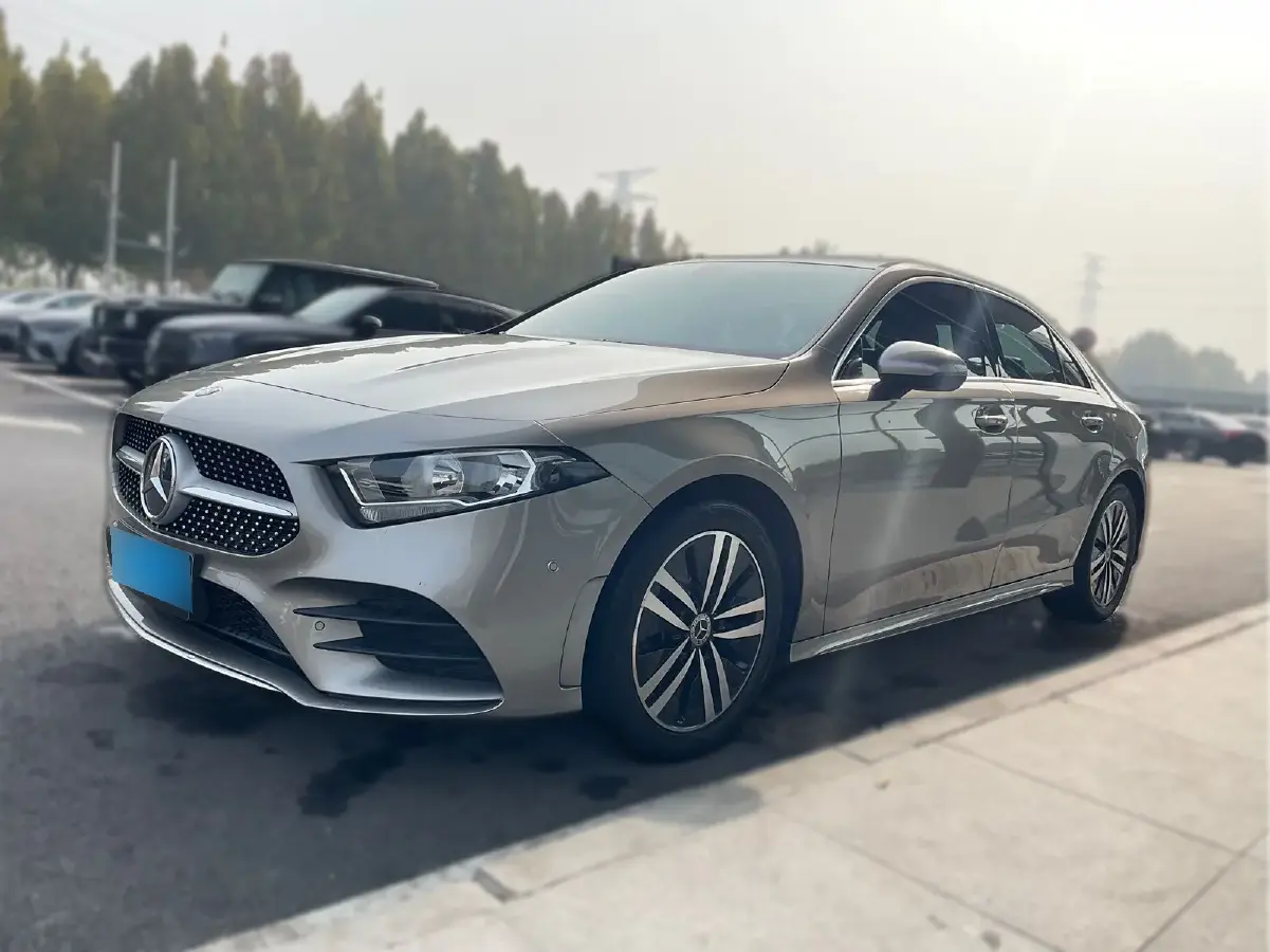 2019 Mercedes-Benz A Class 1.3T 136HP L4 7DCT