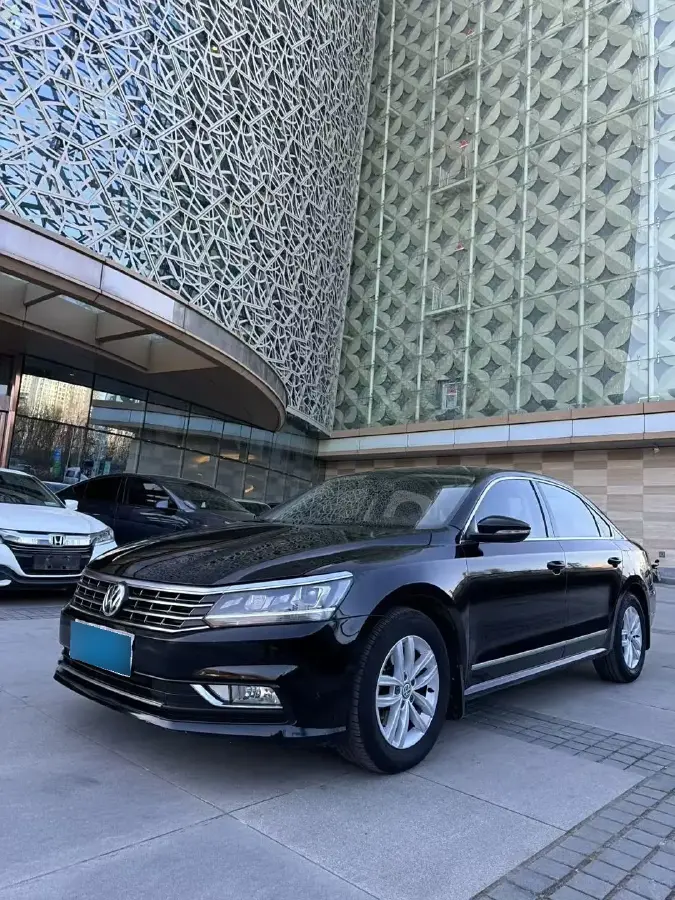 2015 Volkswagen Passat 1.8T 160HP L4 6AT