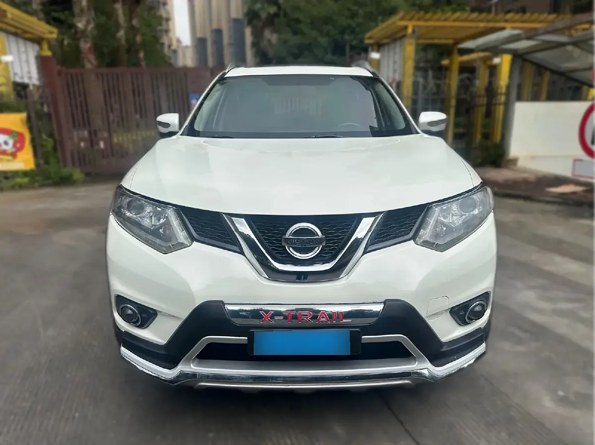 2014 Nissan X-Trail 2.5L 186HP L4 CVT