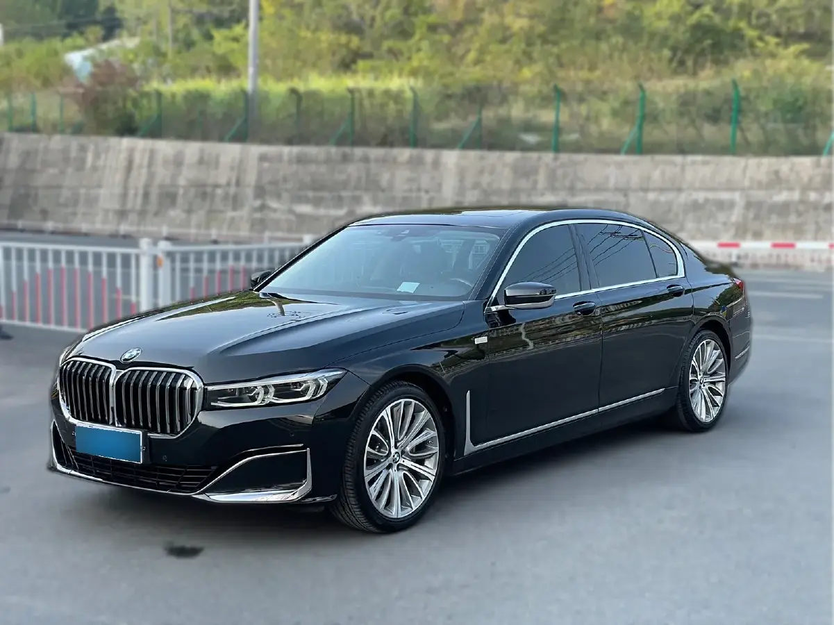2019 BMW 7 Series 3.0T 340HP L6 8AT