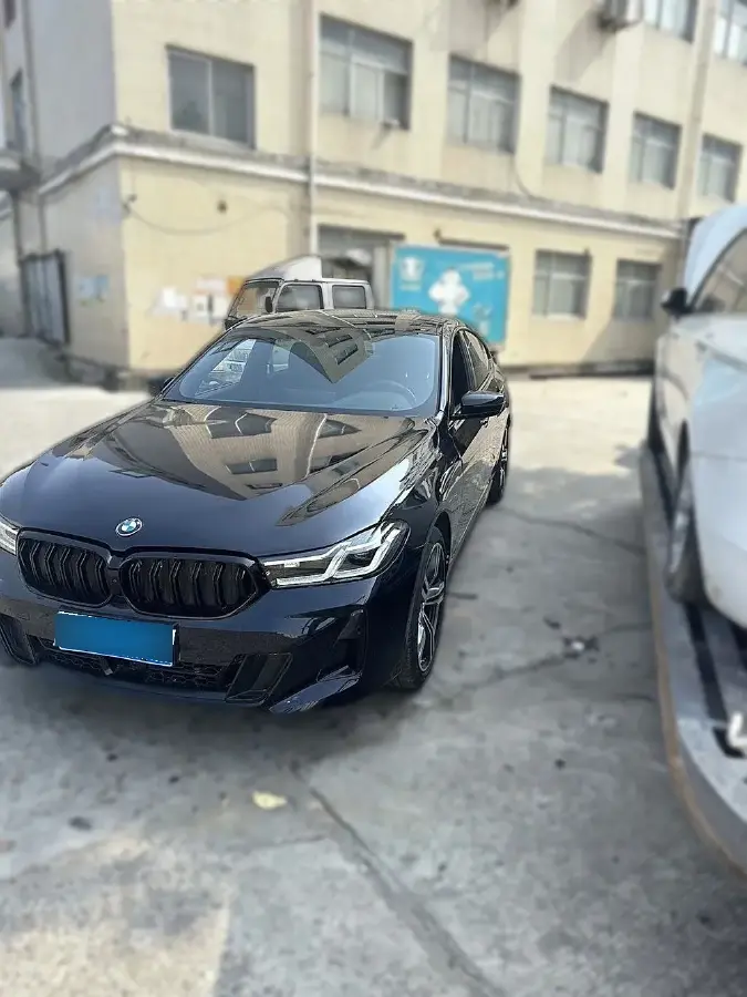 2022 BMW 6 Series GT 2.0T 245HP L4 8AT