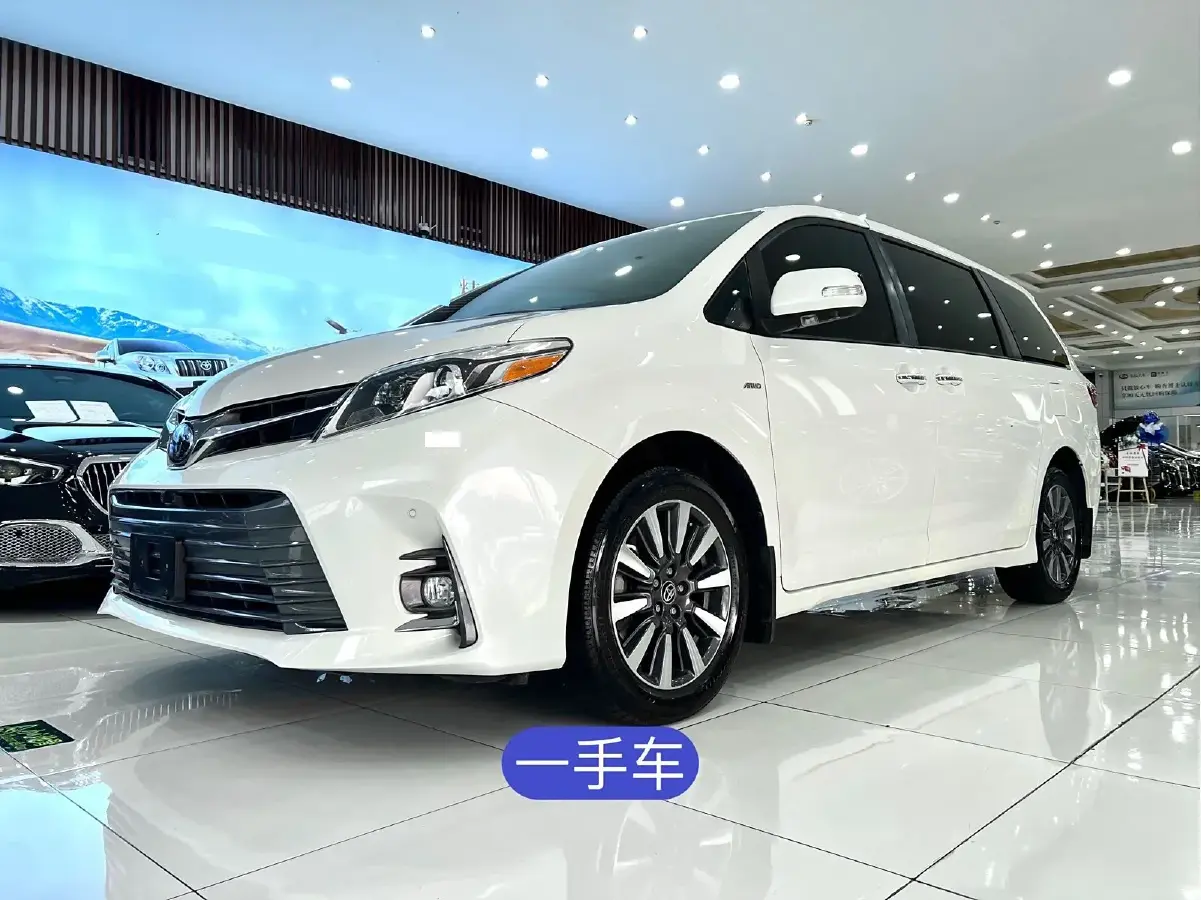 2015 Toyota Sienna 3.5L 269HP V6 6AT