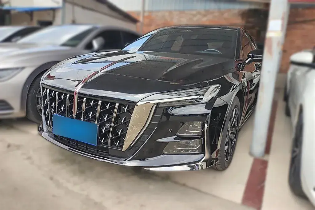 2023 HongQi H6 2.0T 252HP L4 8AT