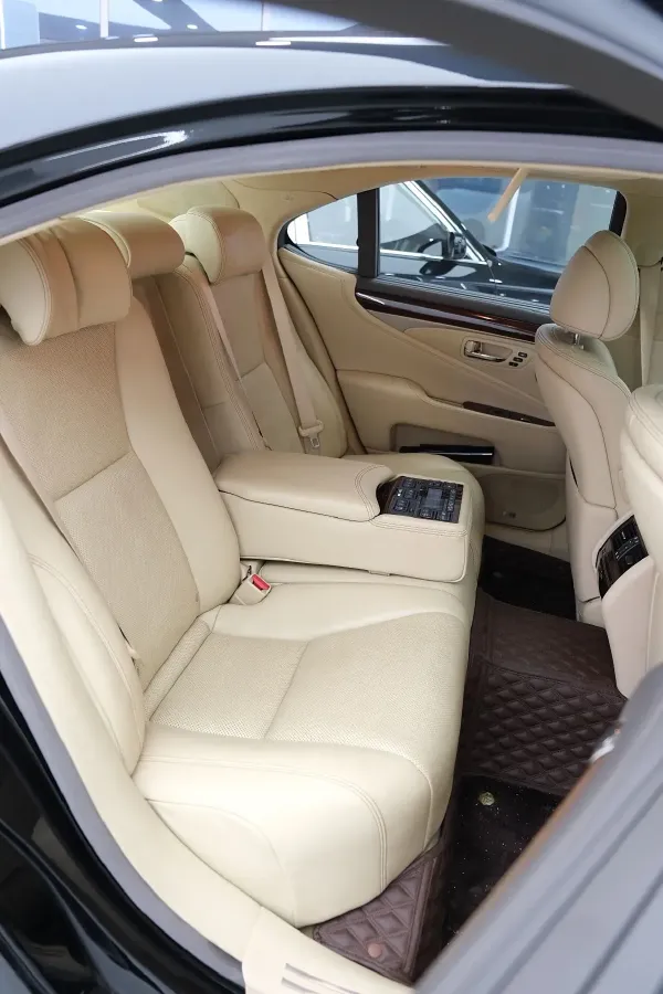 2013 Lexus LS 4.6L 370HP V8 8AT,autocango,china used car exporter,china ev exporter,chinese used car exporter,chinese used ev exporter