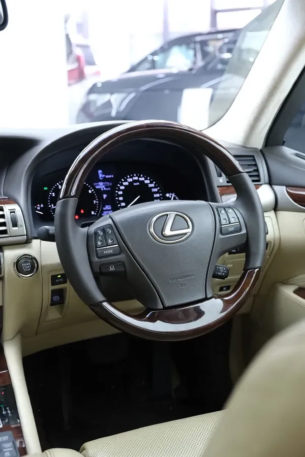 2013 Lexus LS 4.6L 370HP V8 8AT,autocango,china used car exporter,china ev exporter,chinese used car exporter,chinese used ev exporter