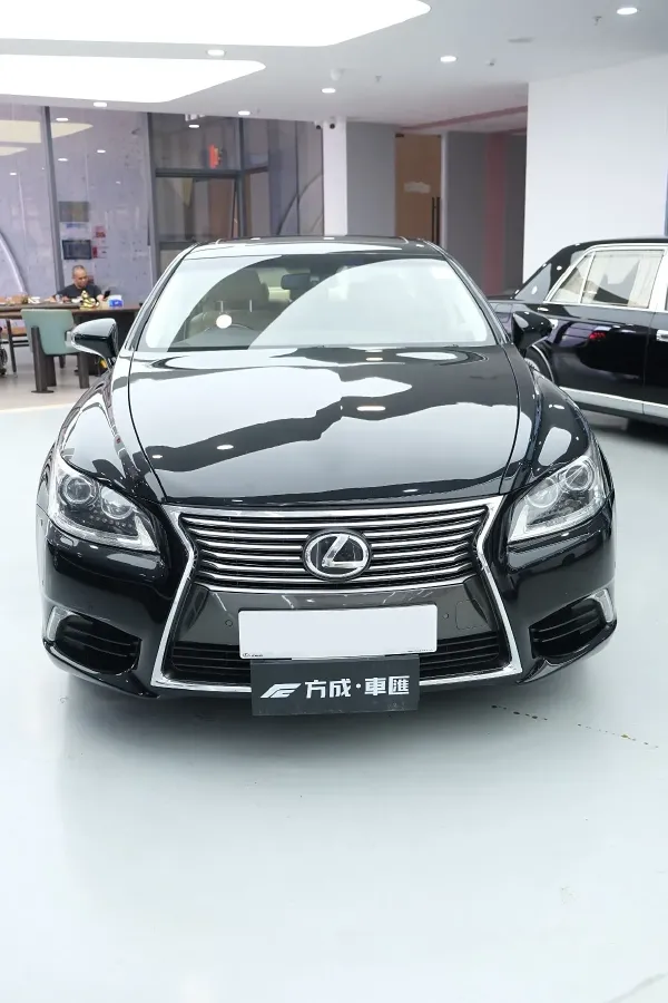 2013 Lexus LS 4.6L 370HP V8 8AT,autocango,china used car exporter,china ev exporter,chinese used car exporter,chinese used ev exporter